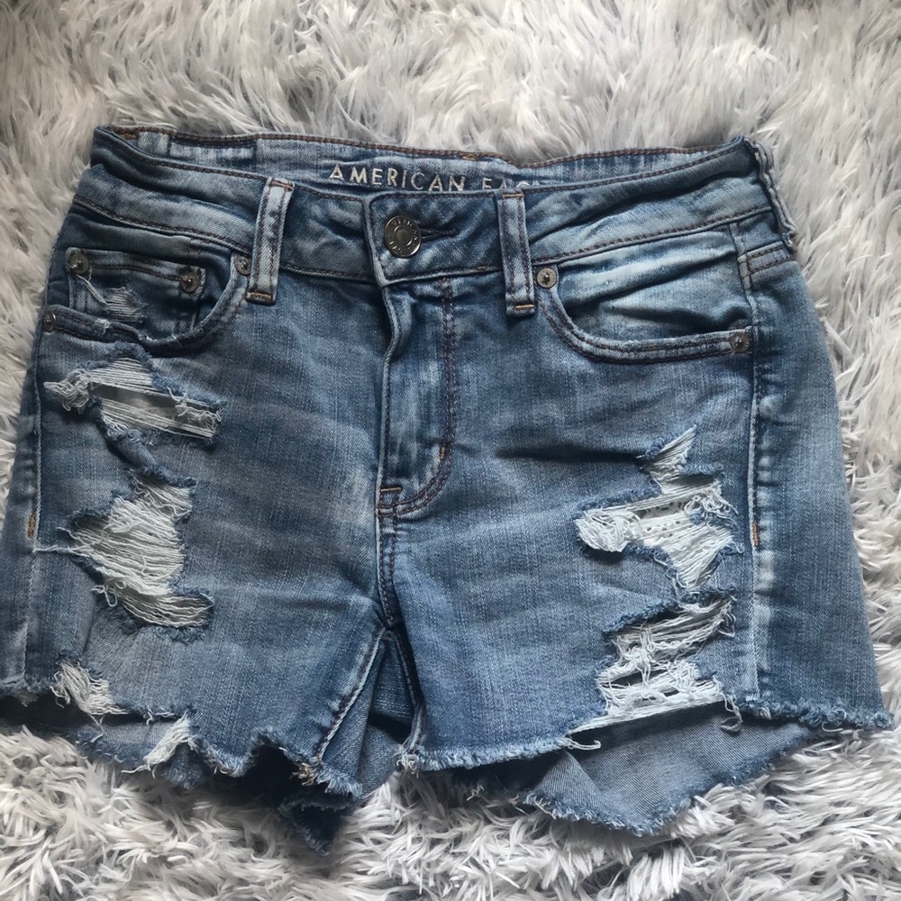Like new AE midi shorts sz 4